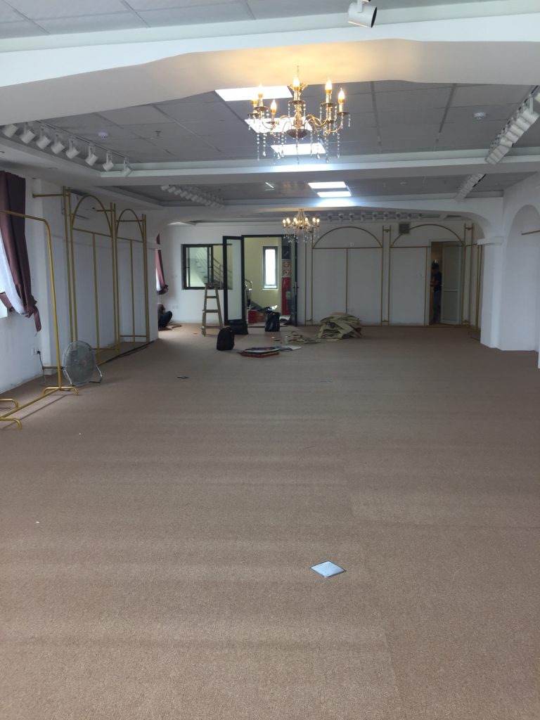 Màu nâu sáng phù hợp với không gian sang trọng cổ điển