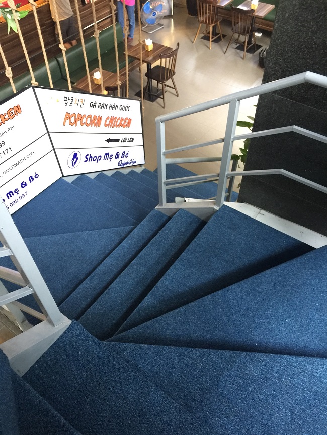 Căn phòng rộng bớt trở nên đơn điệu