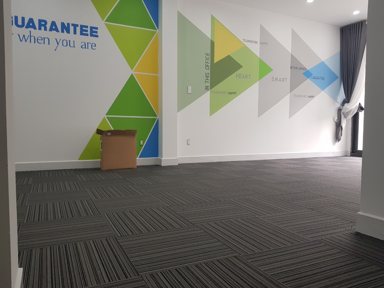 Giá thi công lắp đặt và trải thảm khách sạn tại Hà Nội