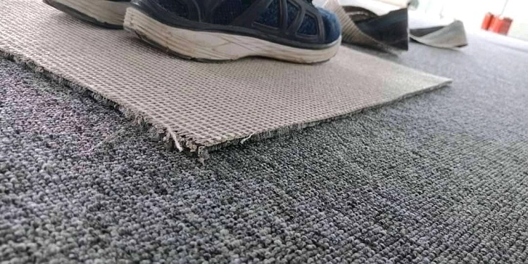 Hoàn thiện thi công thảm văn phòng màu ghi nhã nhặn cho văn phòng 