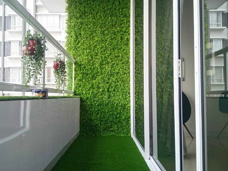 Cách trang trí thảm cỏ trên tường - Đối với trang trí thảm nhựa