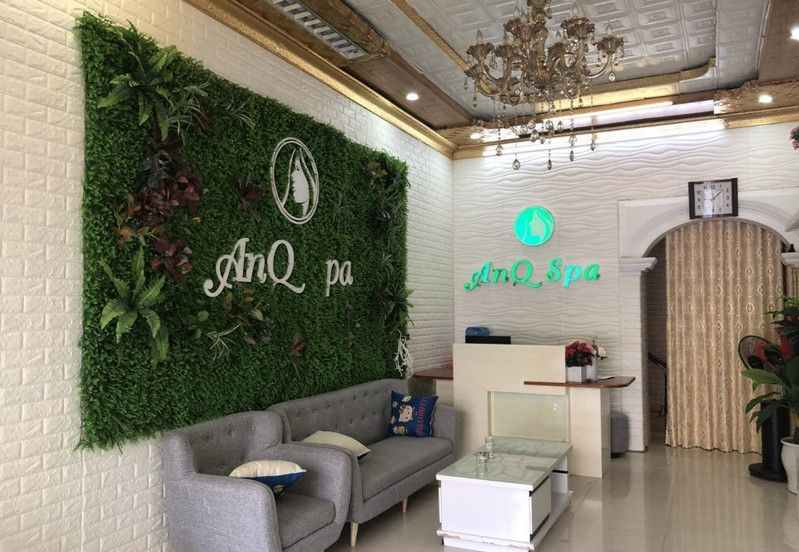 Mẫu cỏ nhân tạo trang trí tường Spa