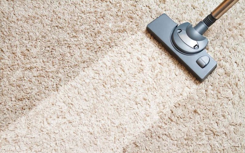 Mẹo giữ thảm phòng khách luôn khô thoáng khi mùa nồm đến